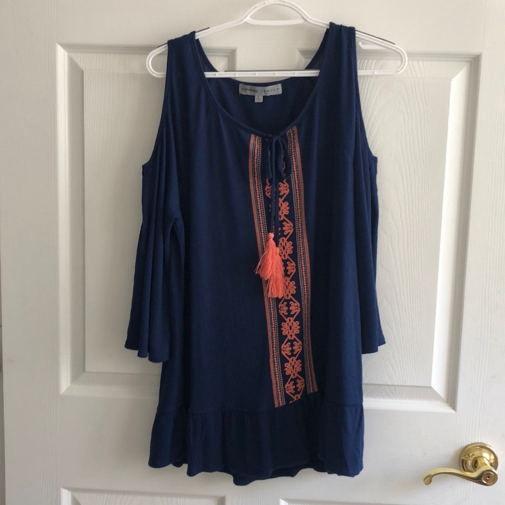 Absolutely Famous cut out shoulder top